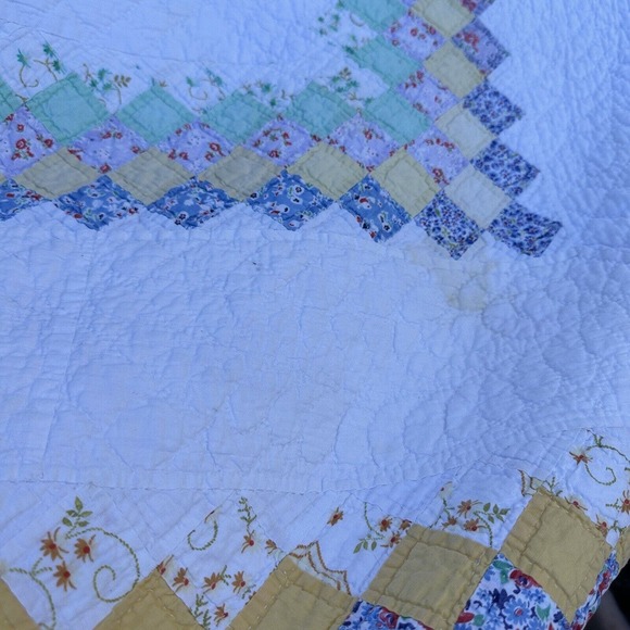 Vintage Patchwork Quilt Postage Stamp Border 78" x 66" Hand Sewn Quilted - Picture 12 of 13